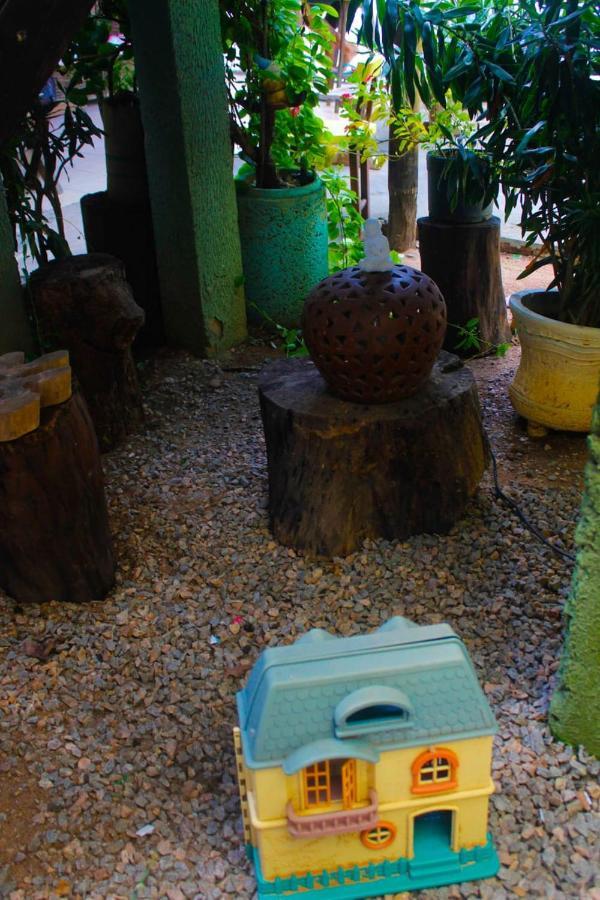 Jambudvipa Hostel Natal Bagian luar foto
